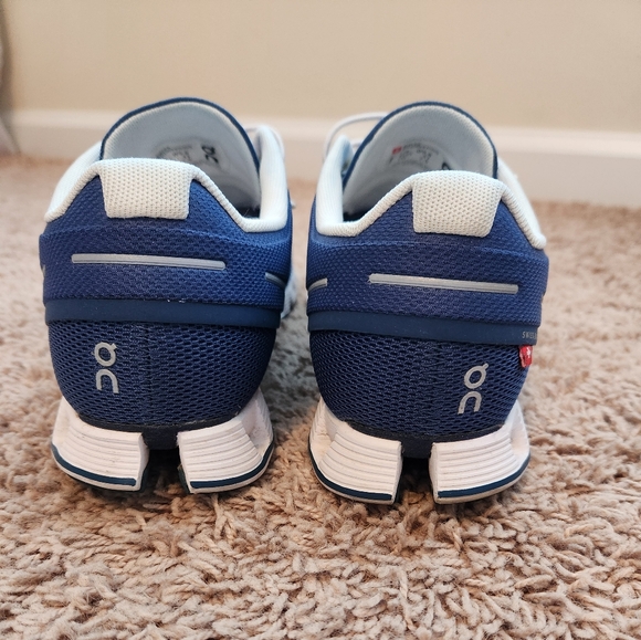 On Cloud 5 Running Women's Denim Blue Sneakers for Active Comfort - Picture 4 of 5